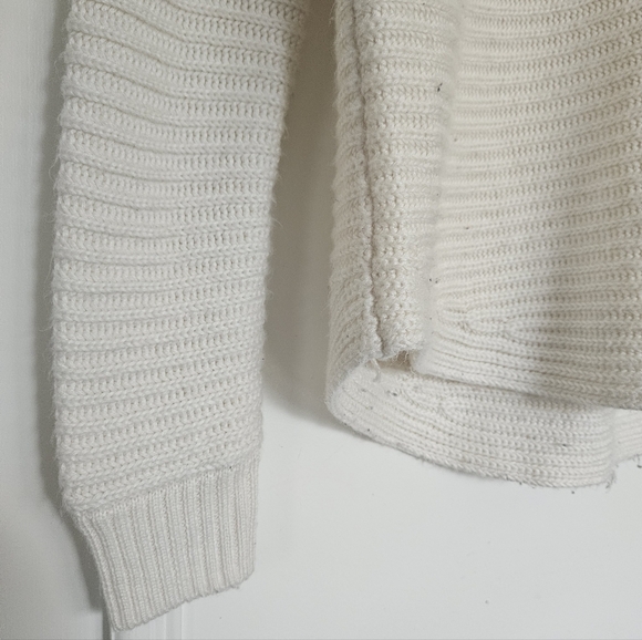 Sam Edelman cream ribbed‎ V-neck sweater - Picture 4 of 7